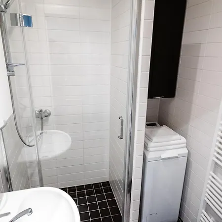 Ah Kuzmanyho Aircon *