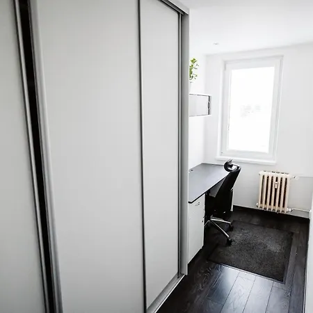 Ah Kuzmanyho Aircon *