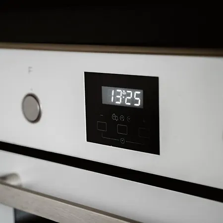 Ah Kuzmanyho Aircon *