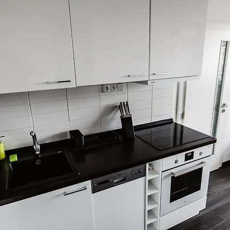 Ah Kuzmanyho Aircon *