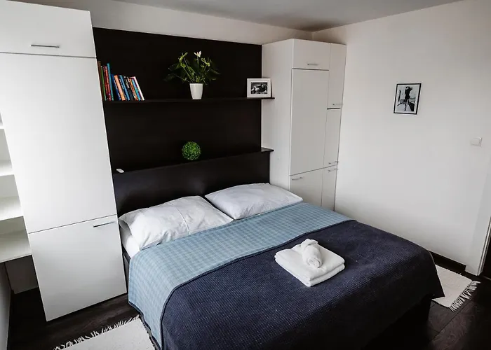 Ah Kuzmanyho Aircon Apartment